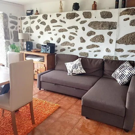 Dom wakacyjny House With 4 Bedrooms In With Wonderful Mountain View Shared Pool Terrace *