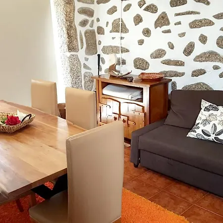 Dom wakacyjny House With 4 Bedrooms In With Wonderful Mountain View Shared Pool Terrace Cabeceiras de Basto