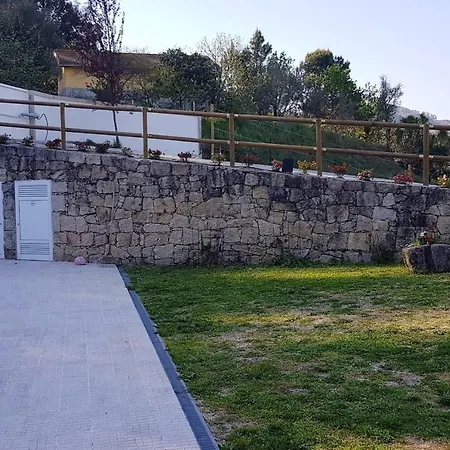 Dom wakacyjny House With 4 Bedrooms In With Wonderful Mountain View Shared Pool Terrace Cabeceiras de Basto