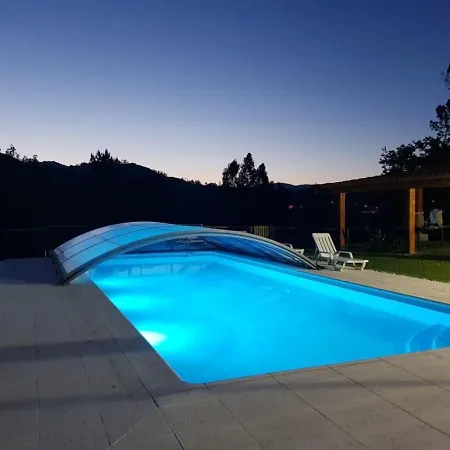 Dom wakacyjny House With 4 Bedrooms In With Wonderful Mountain View Shared Pool Terrace *