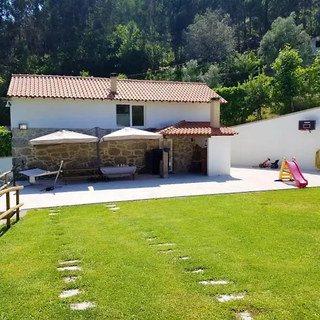 House With 4 Bedrooms In With Wonderful Mountain View Shared Pool Terrace * Cabeceiras de Basto